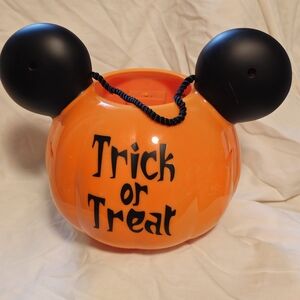 Disney Mickey Mouse Ear Jack O Lantern Trick Or Treat Light Up Pumpkin W Handle